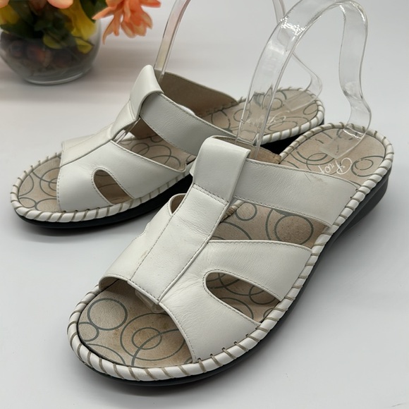 Propet Shoes - Propet White Slip On Sandals Size 7.5 MCS5645K